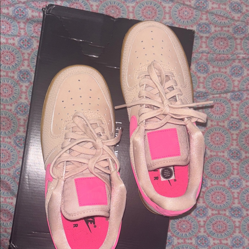 Nike Women's Sneakers in Beige and Hot Pink